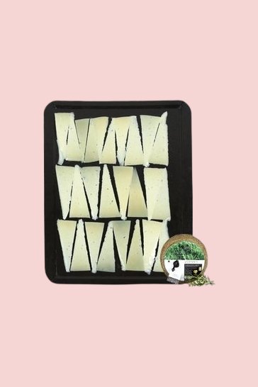Tagliere di formaggio di pecora al rosmarino Gran Campoestrella (lunga stagionatura)
