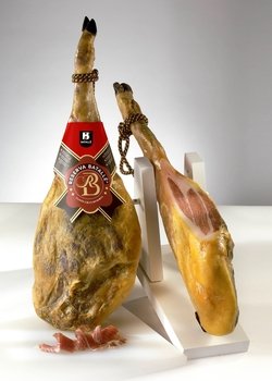 Jamon serrano duroc Reserva Batallé, intero e iniziato