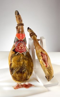 Spalla duroc Reserva Batallé, intera e iniziata